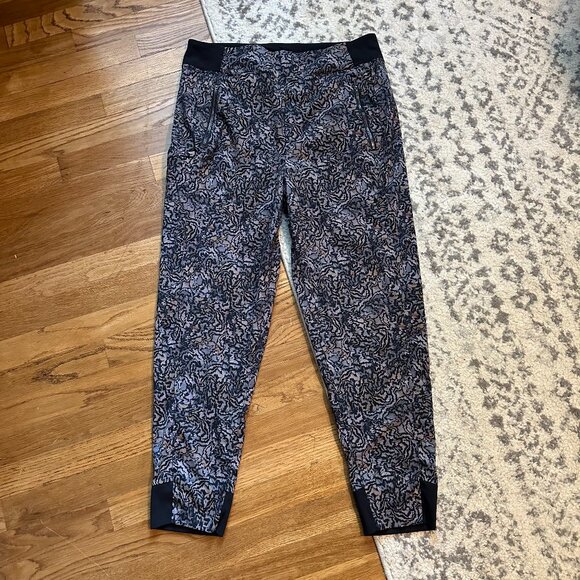 ATHLETA Trekkie North Jogger | size 12 | abstract soft tones - Picture 1 of 15